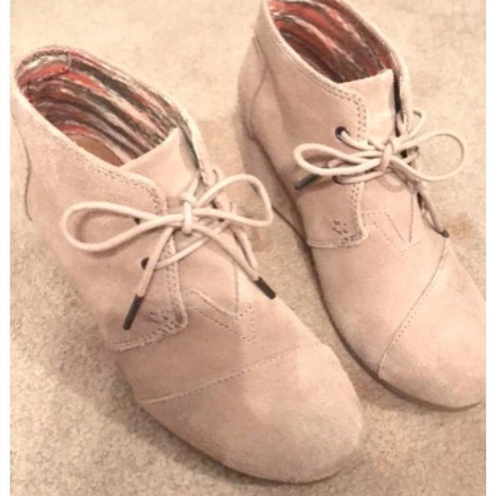 Toms desert wedge